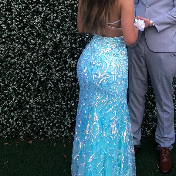 Prom dress - Picture 2 of 2